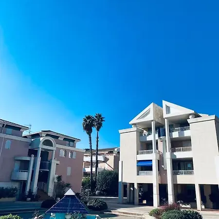 Superbe Climatise Avec Wifi Classe 3 Etoiles A 50 M De La *