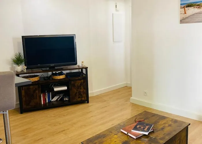 Superbe Climatise Avec Wifi Classe 3 Etoiles A 50 M De La