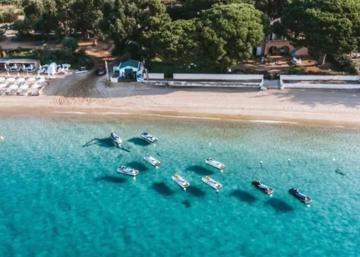 Superbe Climatise Avec Wifi Classe 3 Etoiles A 50 M De La *