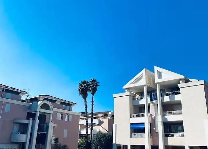 Superbe Climatise Avec Wifi Classe 3 Etoiles A 50 M De La *